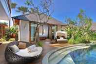 สระว่ายน้ำ The Akasha Luxury Villas