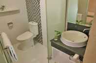 Toilet Kamar Clay Hotel