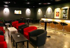 บาร์ คาเฟ่ และเลานจ์ 3 Sakura Park Hotel & Residence