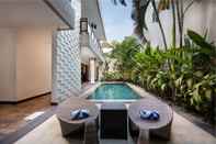 สระว่ายน้ำ Danoya Villa Seminyak