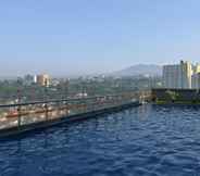 Swimming Pool 3 Harris Hotel & Conventions Ciumbuleuit Bandung