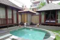 Swimming Pool Bali Elephant