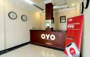 Lobi 5 OYO 687 Residence Hotel Syariah