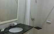 Toilet Kamar 3 Grand Amanda Guest House Syariah