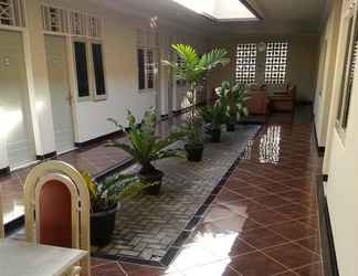 Sảnh chờ 2 Grand Amanda Guest House Syariah