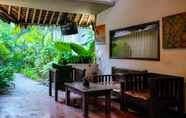 Common Space 6 OYO 954 Family House Lombok Hotel