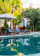 SWIMMING_POOL OYO 954 Family House Lombok Hotel