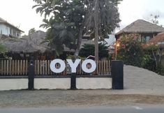 Exterior 2 OYO 954 Family House Lombok Hotel