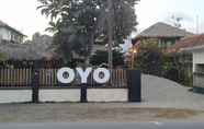 Bangunan 2 OYO 954 Family House Lombok Hotel