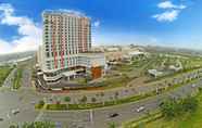 Bên ngoài 2 HARRIS Hotel & Conventions Bekasi