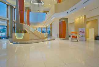 Lobby 4 HARRIS Hotel & Conventions Bekasi