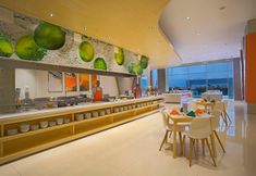 Restaurant 7 HARRIS Hotel & Conventions Bekasi