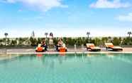 Swimming Pool 6 HARRIS Hotel & Conventions Bekasi