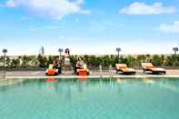 Swimming Pool HARRIS Hotel & Conventions Bekasi