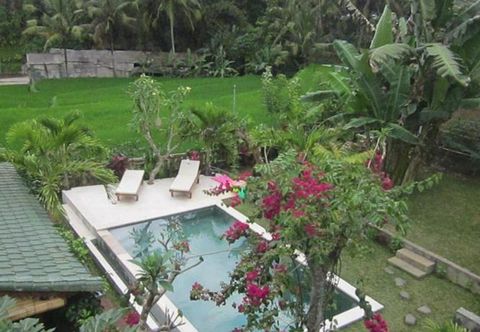 สระว่ายน้ำ Villa Lumbung