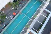 Kolam Renang HARRIS Hotel & Convention Kelapa Gading