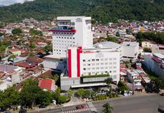 Exterior 3 The ZHM Premiere (d/h Grand Zuri) Padang