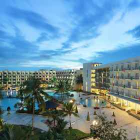 Exterior / Building 1 HARRIS Resort Waterfront Batam, Nongsa Hotels
