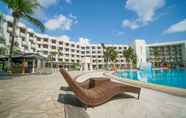 Swimming Pool 2 HARRIS Resort Waterfront Batam