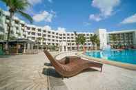 Swimming Pool HARRIS Resort Waterfront Batam