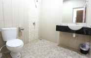 Toilet Kamar 7 Redlink Hotel Batam