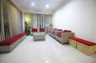 Lobby Hotel Dermaga Keluarga Sonosewu