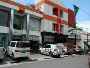 Bên ngoài 4 Kombokarno Hotel Malioboro