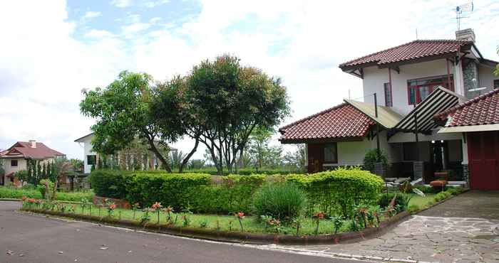 Bangunan Villa ChavaMinerva Bata - Ciater Highland Resort