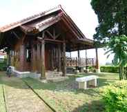 Exterior 2 Villa ChavaMinerva Kayu - Ciater Highland Resort