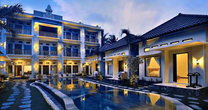 Hồ bơi Kutamara Hotel