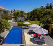 Swimming Pool 4 JM Hotel Kuta Lombok