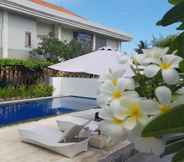 Swimming Pool 3 JM Hotel Kuta Lombok