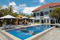 Swimming Pool JM Hotel Kuta Lombok