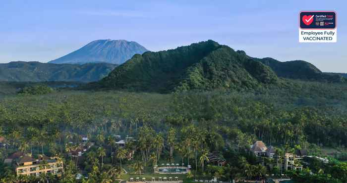 Bangunan Candi Beach Resort and Spa