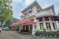 Luar Bangunan Sawunggaling Hotel 