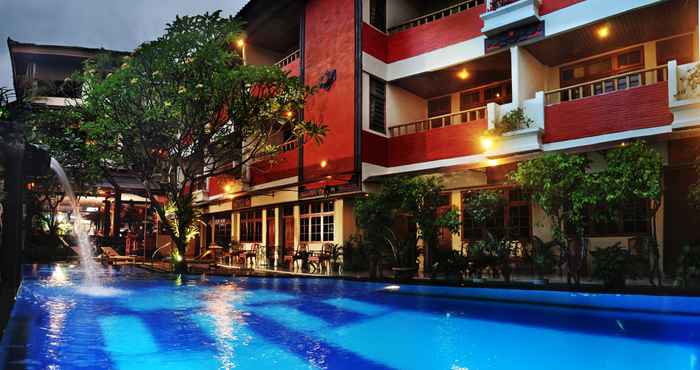 Kolam Renang Green Garden Hotel