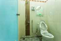 Toilet Kamar Rina Guest House Syariah