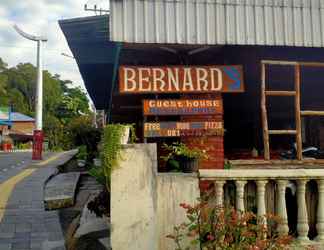 ภายนอกอาคาร 2 Bernard's