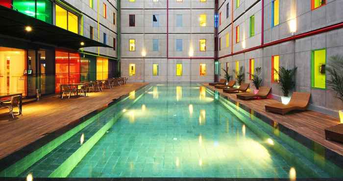 Swimming Pool POP! Hotel Kuta Beach