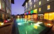 Swimming Pool 2 POP! Hotel Kuta Beach