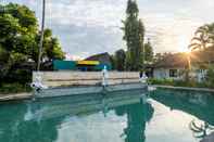 Swimming Pool Jimbarwana Hotel