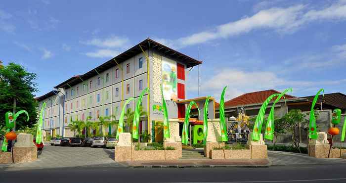 Luar Bangunan POP! Hotel Teuku Umar