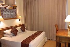 Kamar Tidur Club Bali Family Suites @Legian Beach