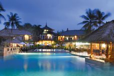 Kolam Renang Club Bali Family Suites @Legian Beach