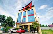 Luar Bangunan 3 Super OYO 90565 Wesly House