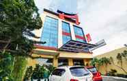 Bangunan 4 Super OYO 90565 Wesly House