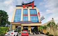 Luar Bangunan 2 Super OYO 90565 Wesly House