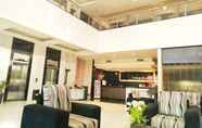 Lobby 3 Travello Hotel Manado