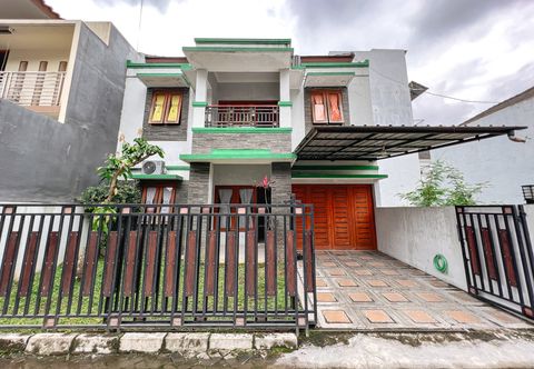 Bên ngoài Homestay Jogja dekat Ambarukmo by Simply Homy
