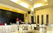 Restoran 6 Hotel Central Kudus